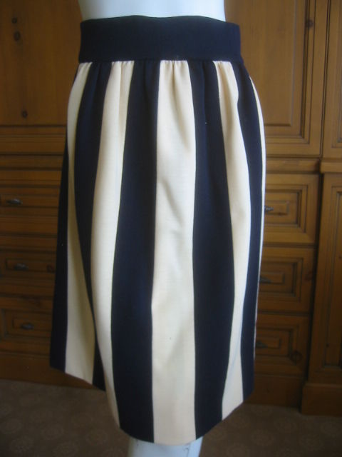 Bold stripe jersey skirt from Norman Norell<br />
Waist 28