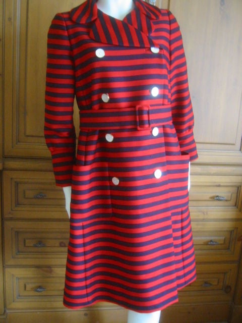 Wonderful bold nautical stripe coat from Norman Norell.<br />
<br />
Bust 40