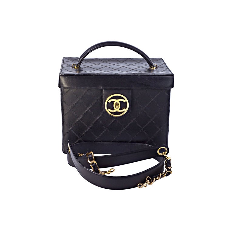 Chanel Quilted Vanity Case Bag For Sale at 1stDibs
