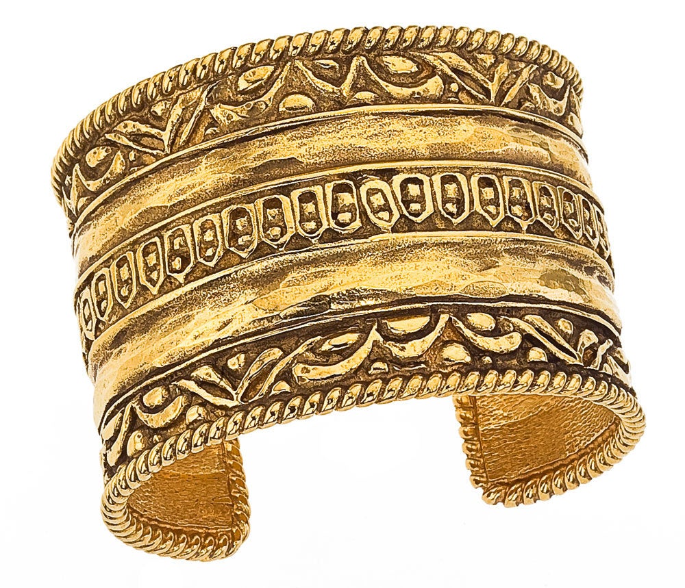 VINTAGE CHANEL ETRUSCAN GOLD BANGLE BRACELET