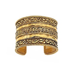 VINTAGE CHANEL ETRUSCAN GOLD BANGLE BRACELET