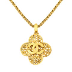 CHANEL CC CLOVER NECKLACE