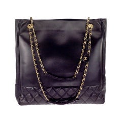 CHANEL BLACK TOTE BAG WITH CC AND QUILTED DETAILS