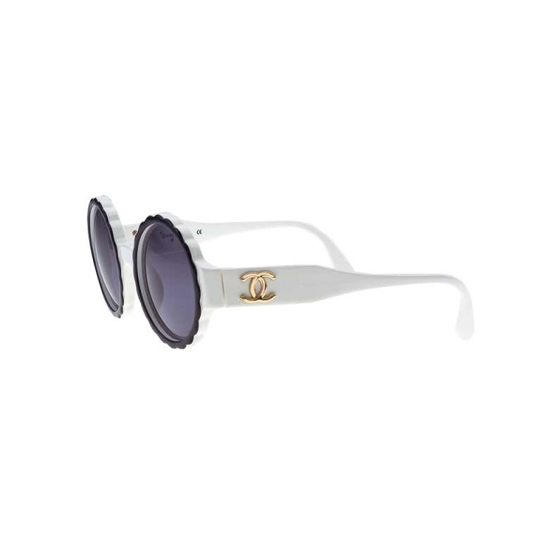 CHANEL BLACK AND WHITE ROUND SUNGLASSES at 1stDibs | chanel white round ...