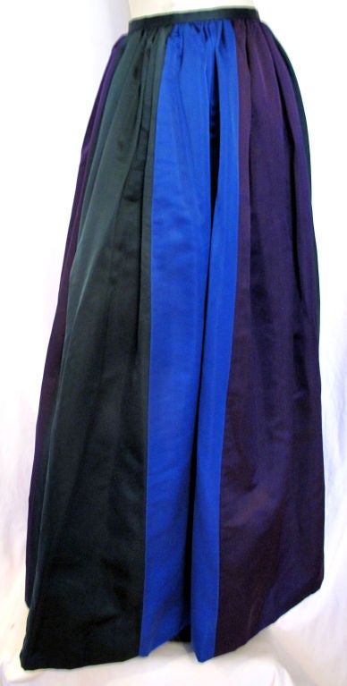 Please contact dealer prior to purchase for White Glove shipping options.

Amazing & Bold BILL BLASS Color Block Full Maxi Skirt

Cobalt blue, forest green, deep purple


With union tags