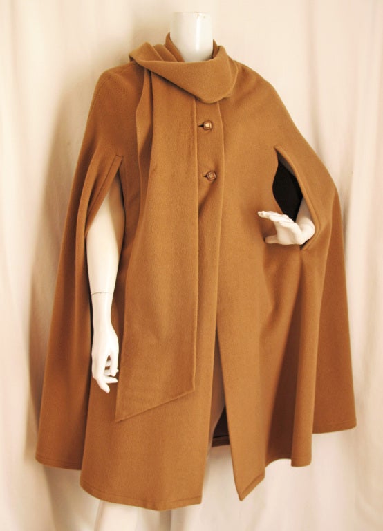 Classic 1960s Camel Vacuna Cashmere Cape