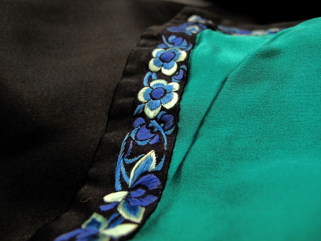 Stunning 1920s Silk Blind Stitch Embroidered Oriental Jacket For Sale 7