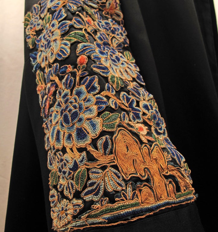 Stunning 1920s Silk Blind Stitch Embroidered Oriental Jacket For Sale 3