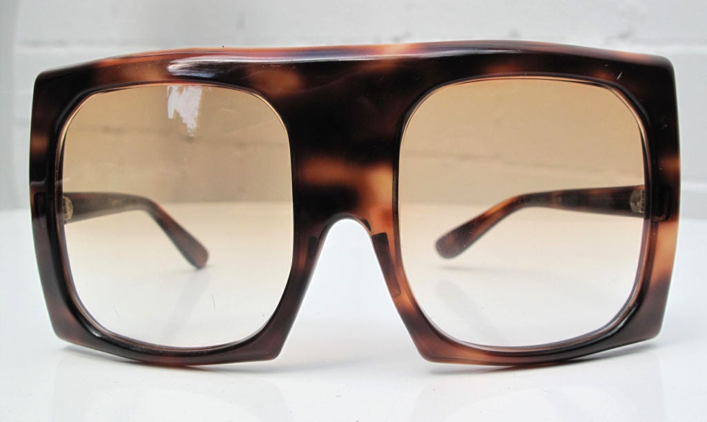 AMAZING PIERRE CARDIN MOD Tortoise Shell Sunglasses from the 1960s. Bold and unique.<br />
<br />
Please inquire with any questions!