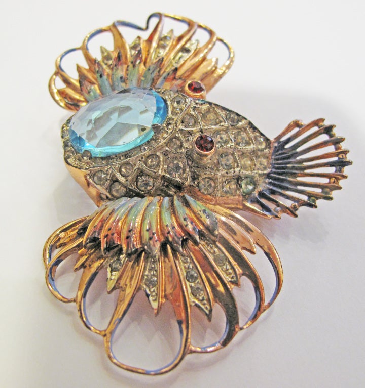 COROCRAFT ENCRUSTED OPEN MOUTH FISH BROOCH Rare with rhinestones and enamel . Very cool!