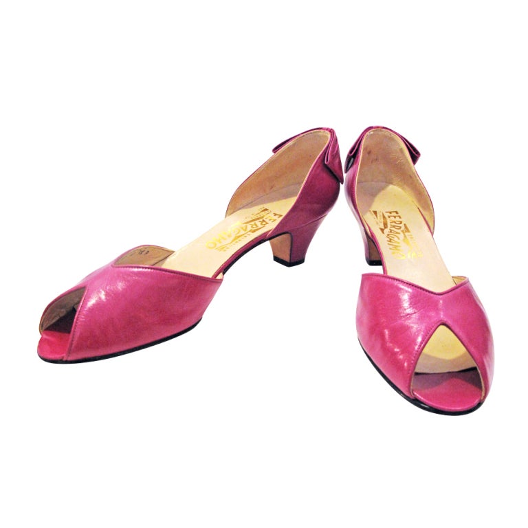 pumps with bow on back