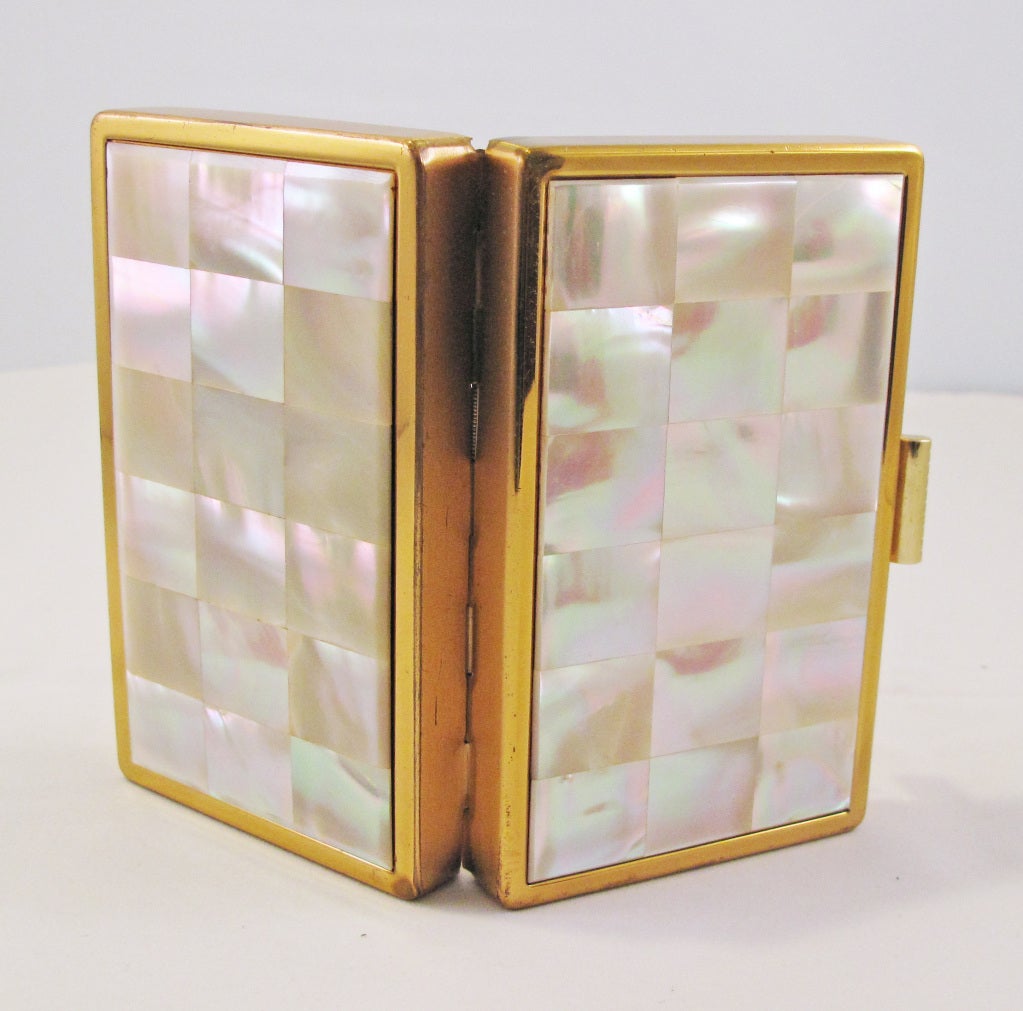 Elqin American Mother of Pearl and Gold Tone Clutch Compact 2