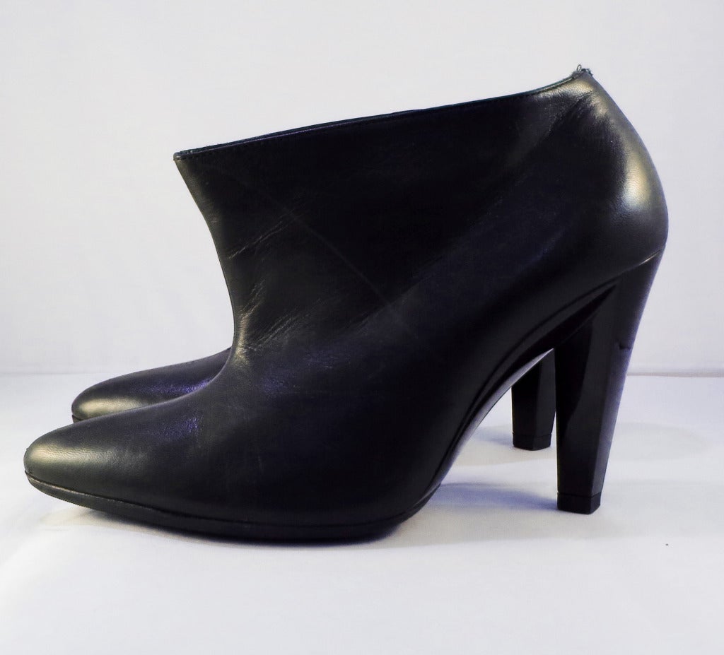 Balenciaga Black Ankle Boots In Excellent Condition In Brooklyn, NY