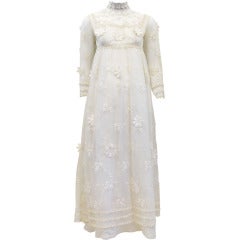 Vintage Bohemian Bride Daisy Applique Wedding Dress