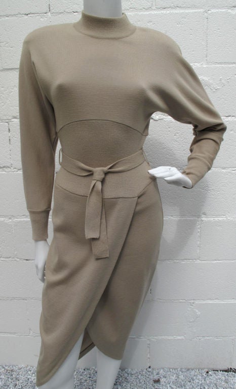 1980s Beige knit TULIP hem fitted knit dress. Great with ankle booties and or knee highs.