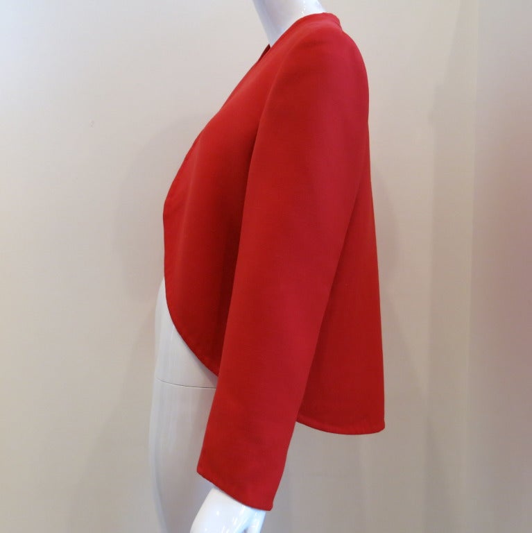 1980s Pauline Trigere Red Wool Short Coat with High-Low Hem In Excellent Condition In Brooklyn, NY