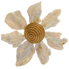 CHRISTOPHER WALLING, 18k Pearl Brooch