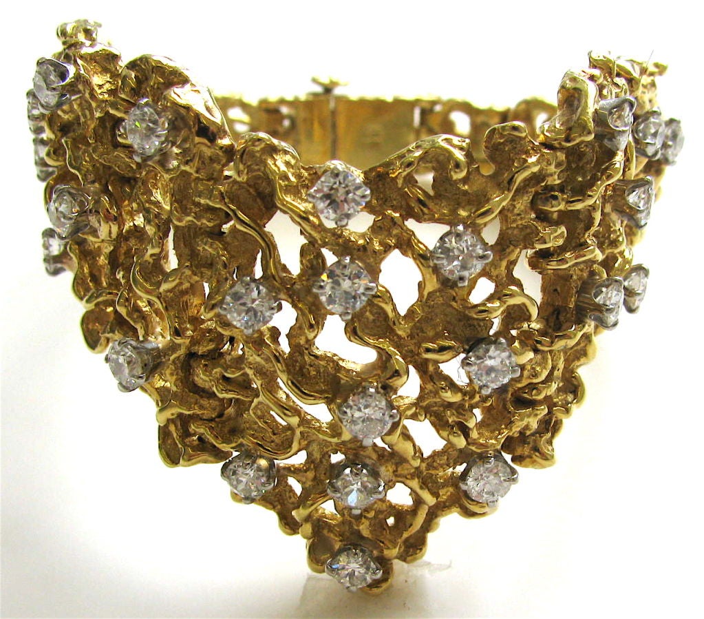 A Modernist Freeform Diamond and Gold Bracelet c1970 In Excellent Condition In Cincinnati, OH