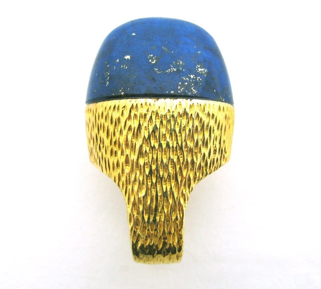 R. Stone Lapis Lazuli Gold Ring circa 1970 In Excellent Condition In Cincinnati, OH