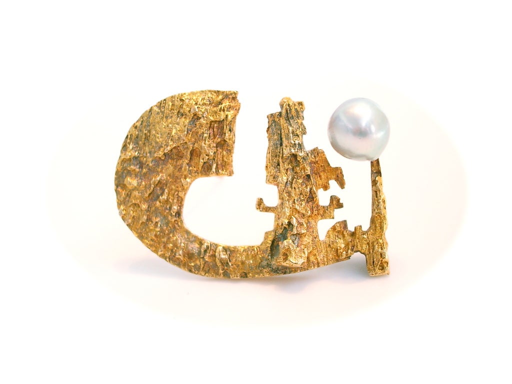 Bjorn Weckstrom for Lapponia,A stylish, gold and pearl brooch. The 1 1/2