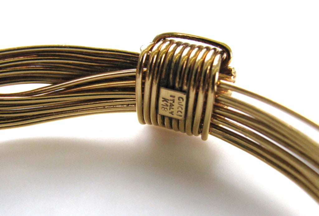 Gucci Gold Elefantenhaar-Armreif im Zustand „Hervorragend“ in Cincinnati, OH