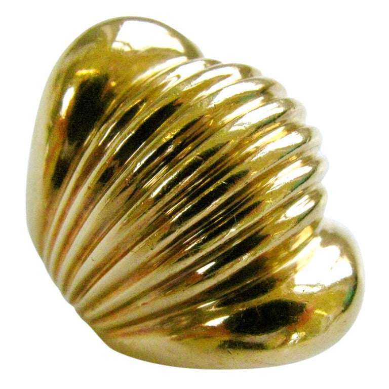 An Italian Gold Bombe Ring c1960