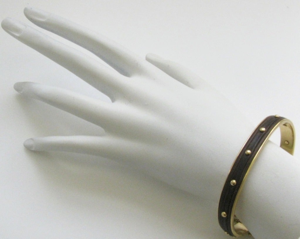 Gucci A Leather Gold Bangle Bracelet c1970 In Excellent Condition In Cincinnati, OH