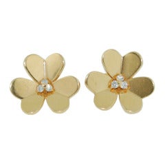 VAN CLEEF & ARPELS Gold Frivole Diamond Flower Earrings