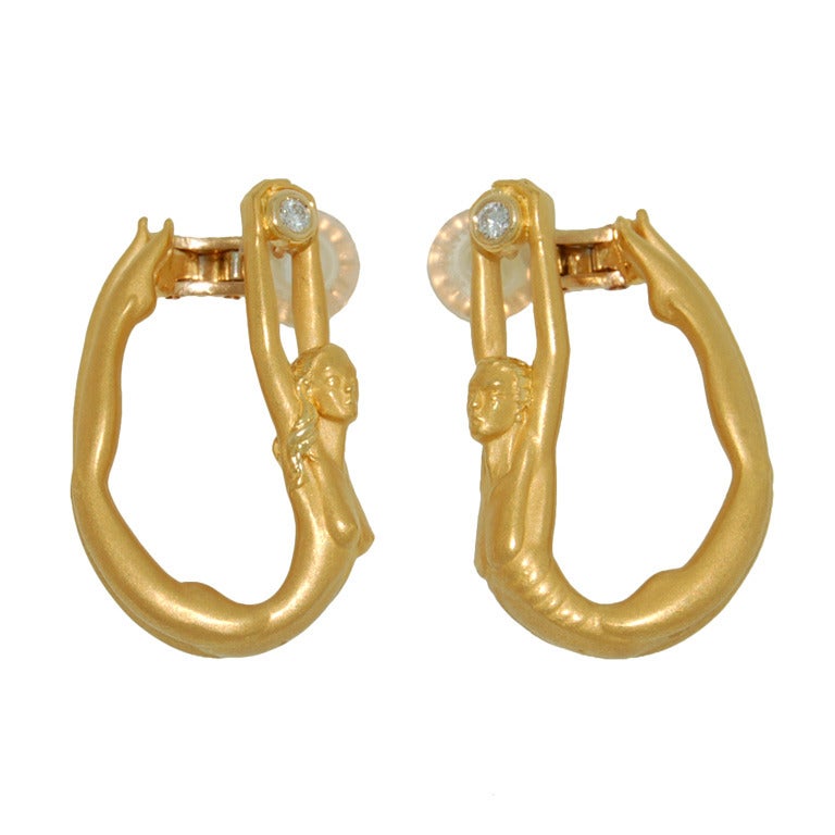 CARREYA Y CARRERA Gold Diamond Hoop Earrings