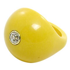 Vintage Mustard Bakelite Diamond Dome RIng