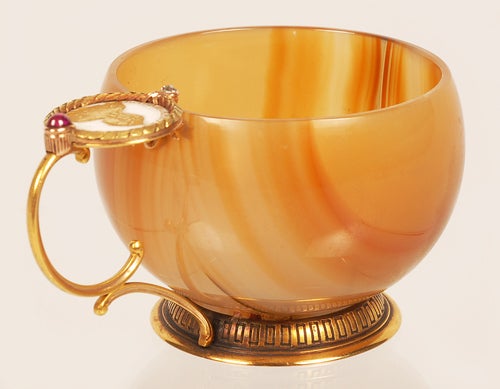 Edwardian Fabergé Jeweled Gold-Mounted Carved Agate and Enamel Cup by Michael Perchin