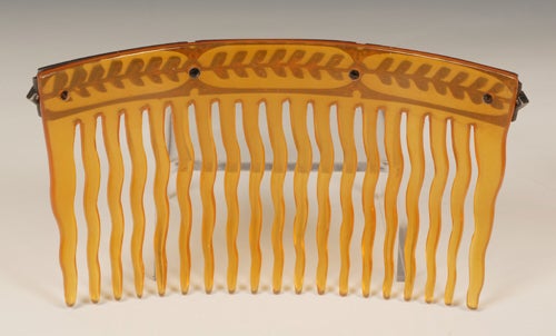 FABERGE Pair of Tortoise Shell Hair Combs In Good Condition In Redmond, WA