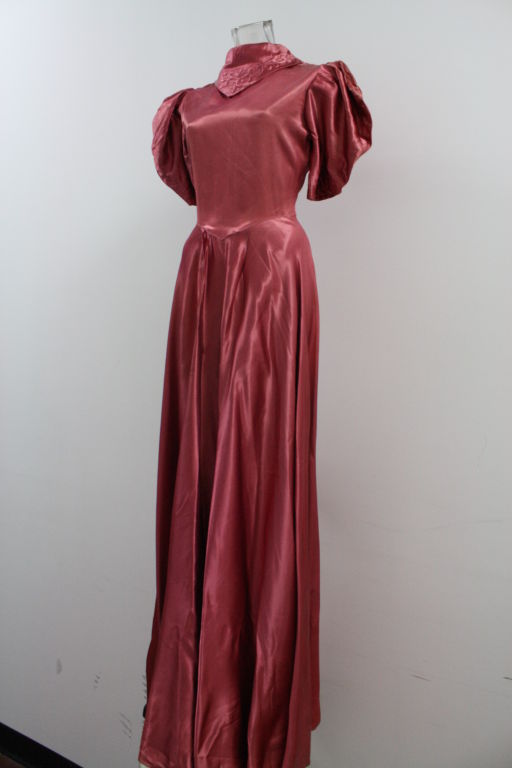 Women's 1940's Satin Embroidered Glamour Dressing Gown