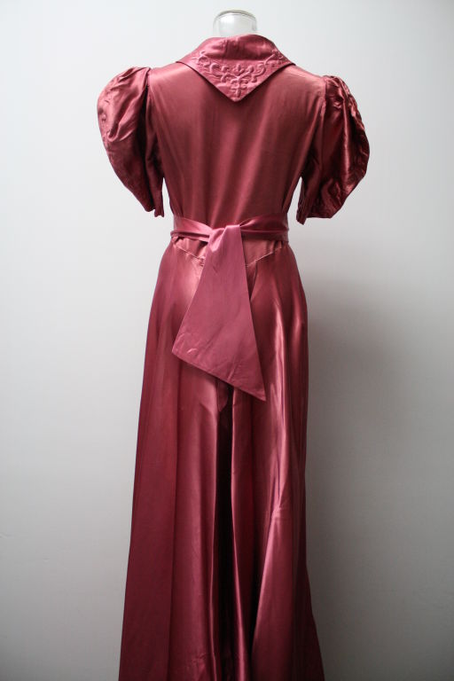 1940's Satin Embroidered Glamour Dressing Gown 3