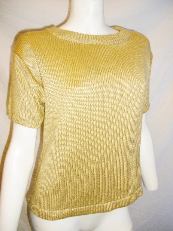Beautiful Zoran short sleeves gold silk knit sweater top.
 Bust 34