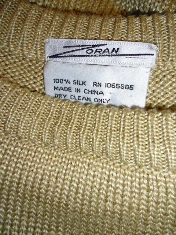 Zoran short sleeves gold silk knit sweater top In New Condition For Sale In New York, NY