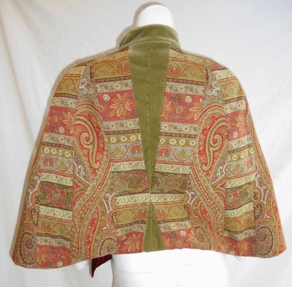 spectacular  cotton tapestry Etro kimono jacket. Velvet inserts. Hock and eye front closure. Red Quilted lining. New. size 40