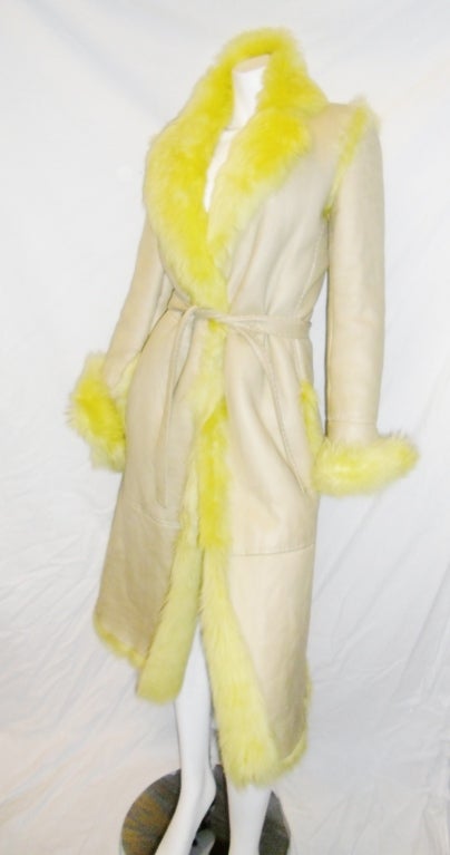 Gianni Versace Couture  Shearling  fur coat with mathing Hat In Excellent Condition In New York, NY