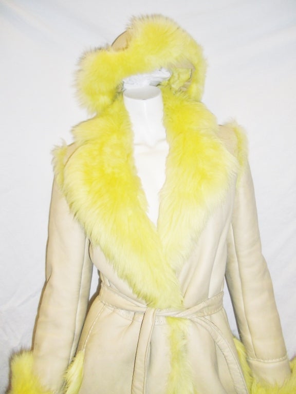 Women's Gianni Versace Couture  Shearling  fur coat with mathing Hat
