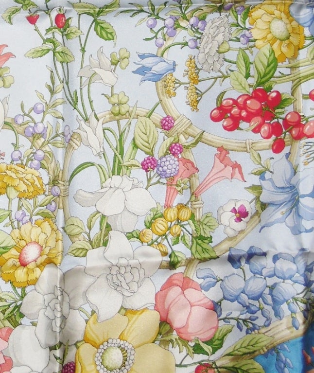 Women's Gucci Wildflowers silk print scarf