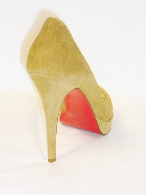 Women's Cristian Louboutin Very Prive  Suede Leather Platform Red Sole Pump For Sale