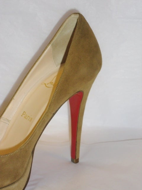 Cristian Louboutin Very Prive  Suede Leather Platform Red Sole Pump For Sale 2