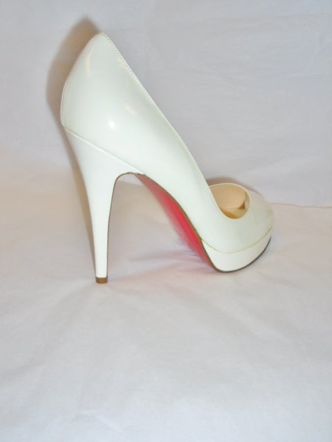 VENDOME  Bridal Christian Louboutin  Peep Toe Pumps white sold out For Sale 1