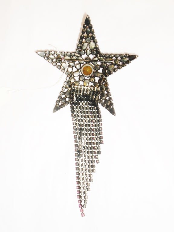 8 inch large vintage Butler and Wilson shooting star brooch/pin In New Condition In New York, NY
