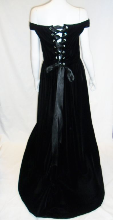 SALE!! Oscar De la Renta Silk Velvet corset  Black gown  sz 12 4