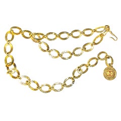 Early 80' s link belt from Chanel with medalion