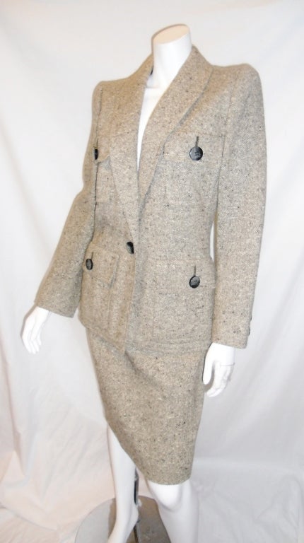 Yves Saint Laurent Haute Couture Power  tweed Suit 1970's In Excellent Condition For Sale In New York, NY