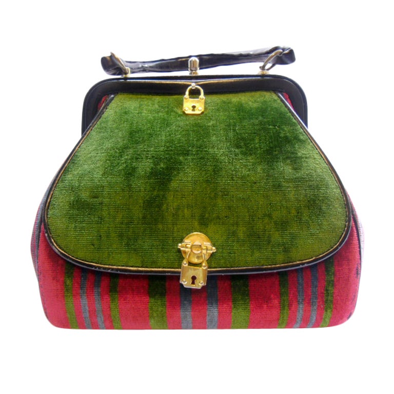 handbags galore roberta di camerino Giuliana coen, (giuliana coen camerino), italian fashion designer and executive (born dec 8, 1920, venice, italy—died may 10, 2010, venice), created handbags—many made of lush, vibrantly coloured textiles rather than the more traditional leather—that became fashion status symbols among celebrities and socialites. handbags galore roberta di camerino Giuliana coen, (giuliana coen camerino), italian fashion designer and executive (born dec 8, 1920, venice, italy—died may 10, 2010, venice), created handbags—many made of lush, vibrantly coloured textiles rather than the more traditional leather—that became fashion status symbols among celebrities and socialites.