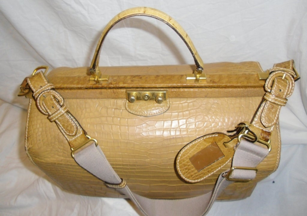 Women's Gucci Alligator Large Doctor Travelling bag For Sale