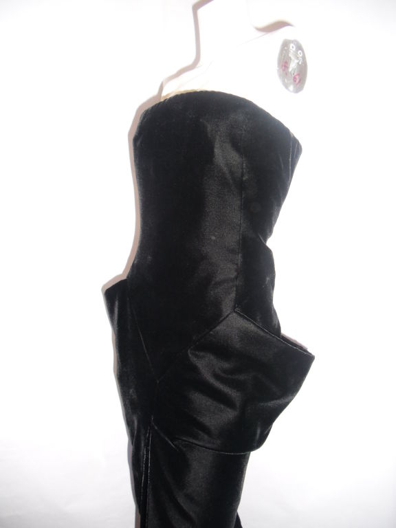 Christian Dior 1986 Haute  Couture Black  Velvet Strapless Gown In Excellent Condition In New York, NY